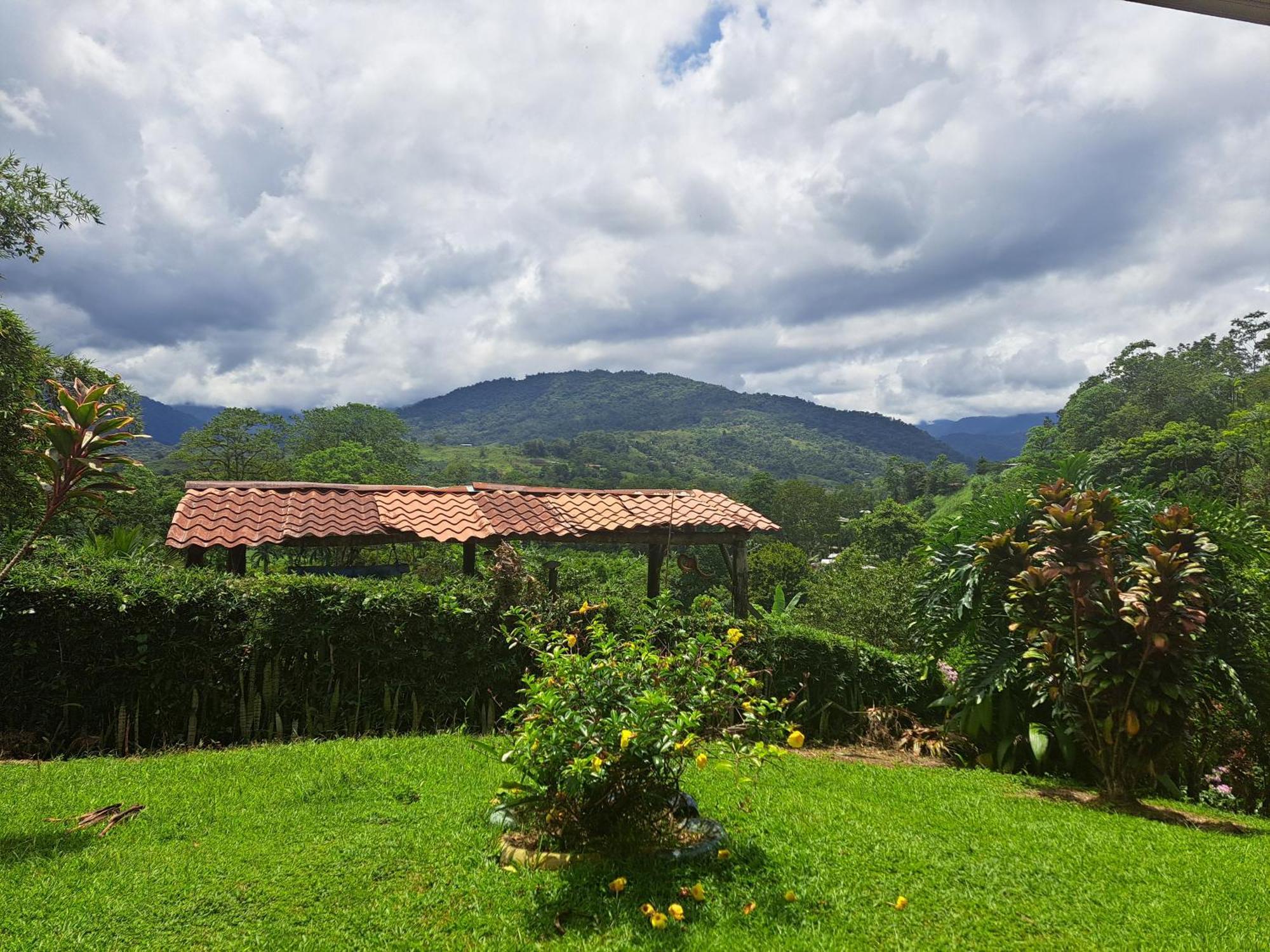 Hospedaje Luis & Ana Pejibaye Exterior foto
